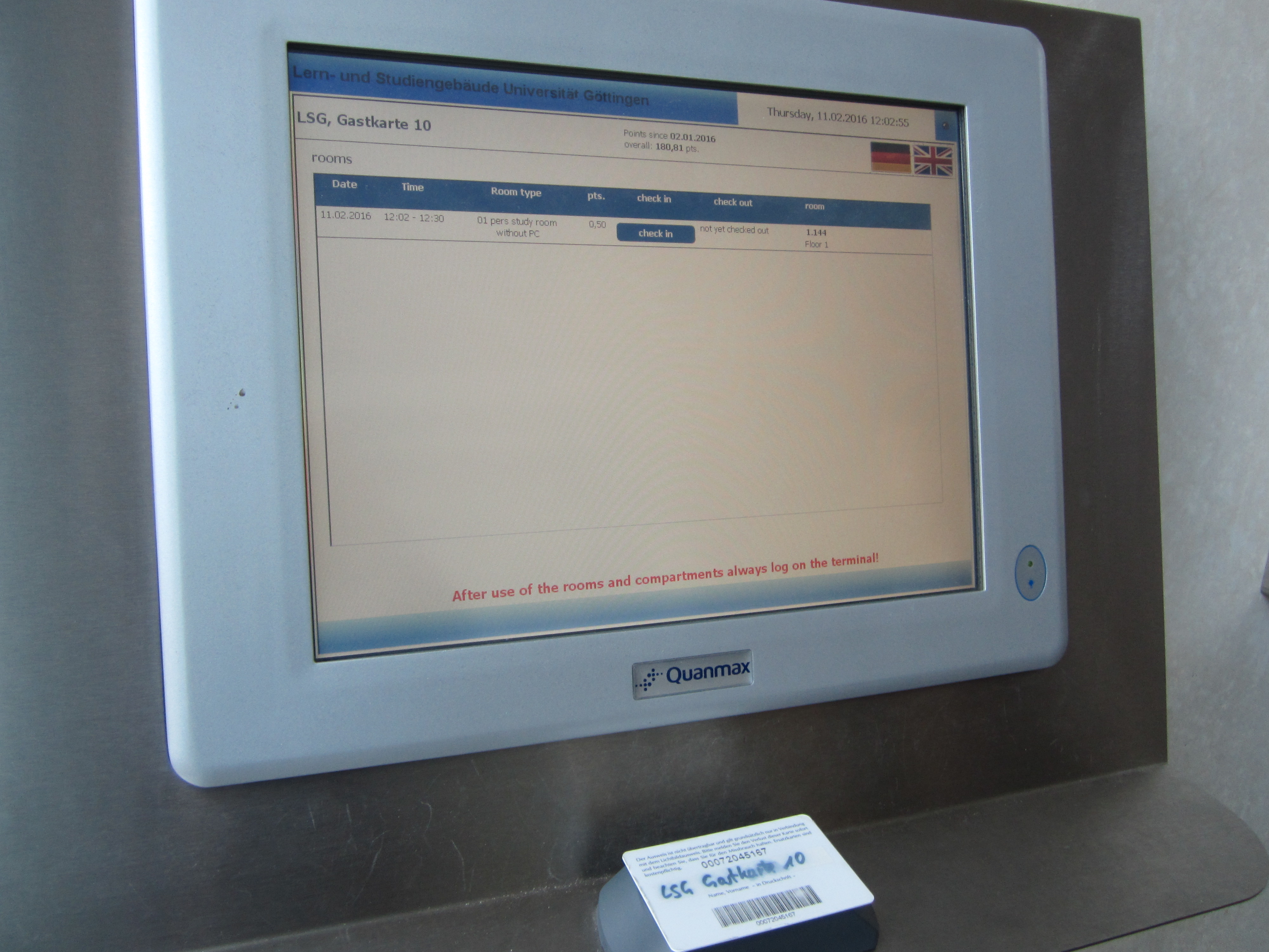 place_card_on_terminal.jpg